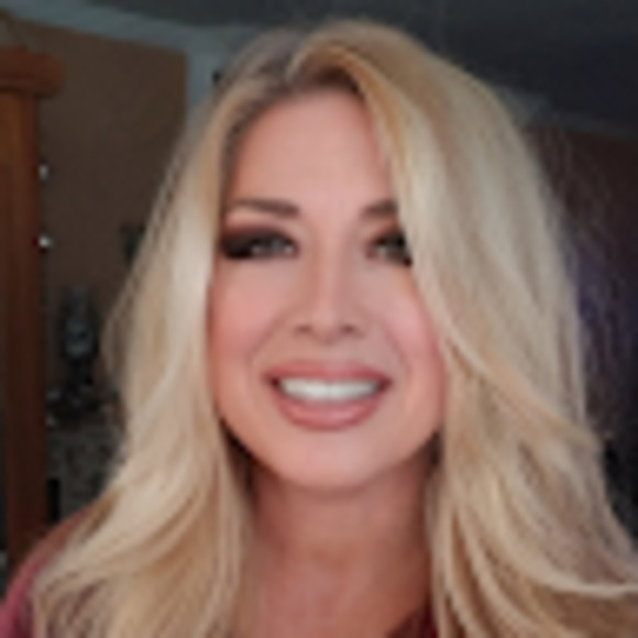 Meet your Posher, Christine - Picture 1 of 1